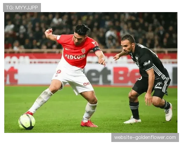 战术复盘：摩纳哥如何通过中场调整实现三球逆转马赛