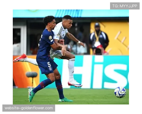 半场战报:巴黎圣日耳曼0-2落后摩纳哥,姆巴佩屡失良机。